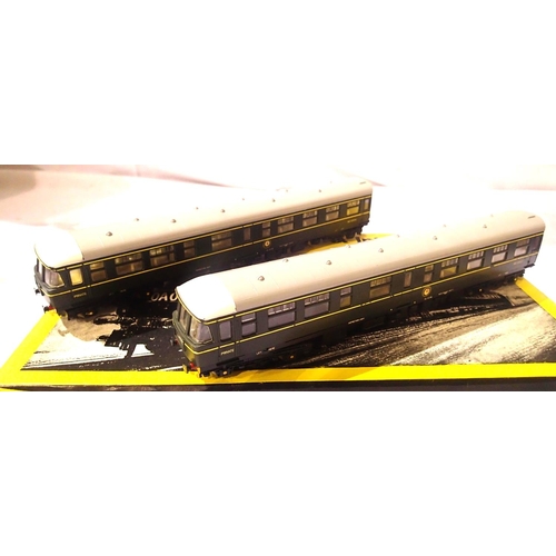 2071 - Trix Intercity Diesel two car set, Green, two rail, in excellent condition, box fair to good. P&P Gr... 