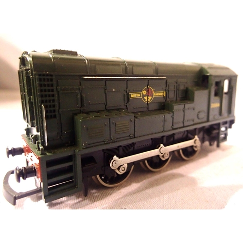 2078 - Lima 0.6.0. Diesel, 3004, Green, Late Crest, missing front coupling, in very good condition, unboxed... 