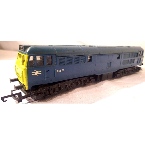 2085 - Triang R357, Co-Co Diesel, Blue, D5572, in very good condition. P&P Group 1 (£14+VAT for the first l... 