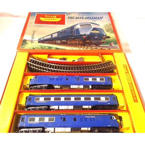 2086 - Triang RS52, Blue Pullman train set, in very good to excellent condition, slight marks/rubs on body ... 