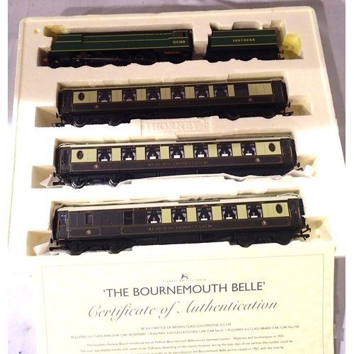 2088 - Hornby R2661M Bournemouth Belle train pack, Battle Of Britain Class loco 21c159 Southern Green, thre... 