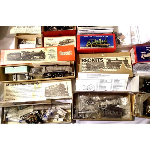 2103 - Selection of OO scale locomotive kits, various makes and types, mostly part completed, contents unch... 