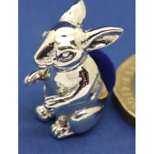 109 - 925 silver rabbit pin cushion, L: 20 mm. P&P Group 1 (£14+VAT for the first lot and £1+VAT for subse... 