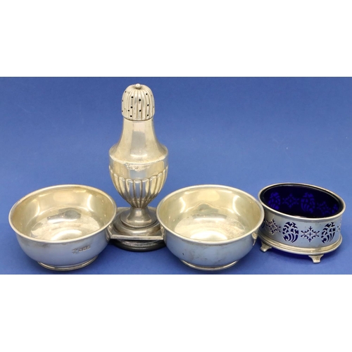 115 - Pair of hallmarked silver bowls, an open salt with blue glass liner and pepperette. P&P Group 1 (£14... 