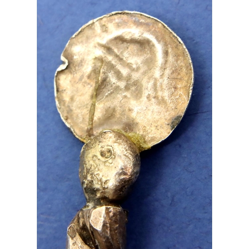 124 - Roman silver stylus with centurion finial, L: 12 cm, 17g. P&P Group 1 (£14+VAT for the first lot and... 