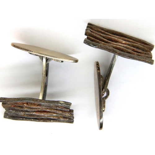 68 - Gents 925 silver cufflinks. P&P Group 1 (£14+VAT for the first lot and £1+VAT for subsequent lots)