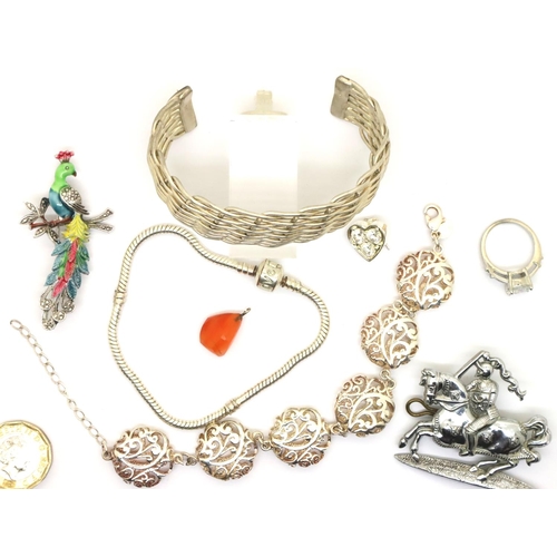 70 - Selection of white metal jewellery to include a snake chain bracelet. P&P Group 1 (£14+VAT for the f... 