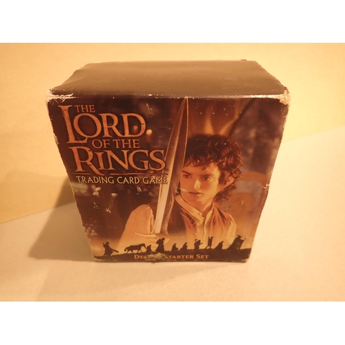 1071 - Lord Of The Rings boxed trading card game, Deluxe Starter Set. P&P Group 1 (£14+VAT for the first lo... 