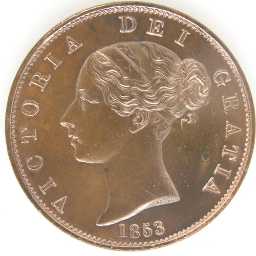 3061 - 1853 copper halfpenny of Queen Victoria. P&P Group 1 (£14+VAT for the first lot and £1+VAT for subse... 