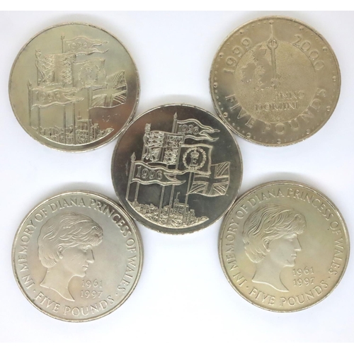 3123 - Five commemorative five pounds of Elizabeth II. P&P Group 1 (£14+VAT for the first lot and £1+VAT fo... 