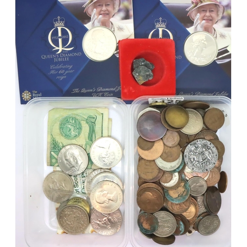 3125 - A collection of mixed world & UK coins and banknotes including silver, with two Diamond Jubilee crow... 