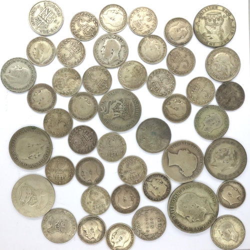 3132 - Silver coins of George V and George VI, mixed grades. P&P Group 2 (£18+VAT for the first lot and £3+... 