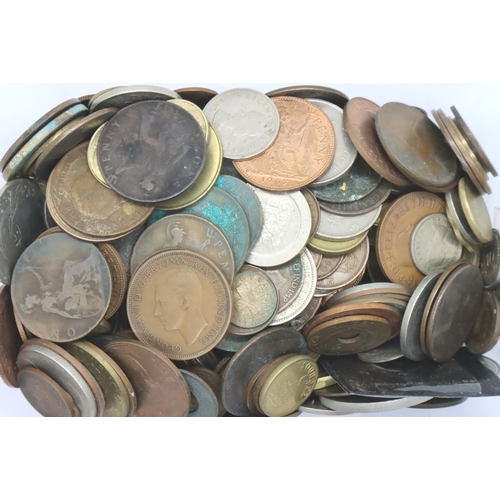 3141 - Mixed UK & world coins and banknotes. P&P Group 1 (£14+VAT for the first lot and £1+VAT for subseque... 