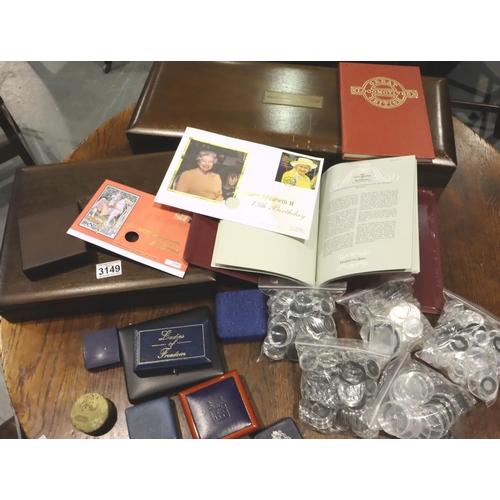 3149 - Collection of coin, ingot and medal boxes. P&P Group 2 (£18+VAT for the first lot and £3+VAT for sub... 