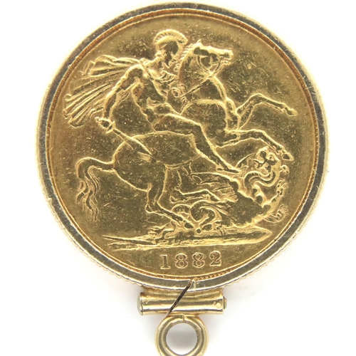 3157 - 1882 sovereign of Queen Victoria, mounted in 9ct, gross 9.1g. P&P Group 1 (£14+VAT for the first lot... 