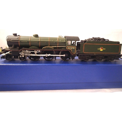 2061 - Hornby Class B17, refinished Green, Late Crest, 61670, City Of London, detailed, in very good condit... 