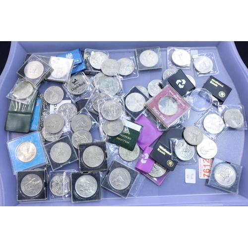 3102 - A collection of mixed UK crowns. P&P Group 1 (£14+VAT for the first lot and £1+VAT for subsequent lo... 