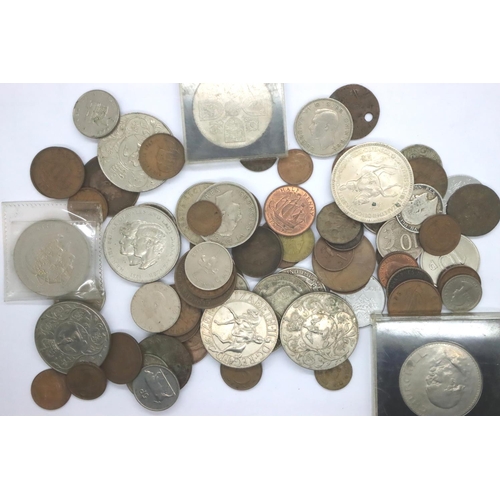 3109 - Quantity of British and world coins including silver denominations. P&P Group 2 (£18+VAT for the fir... 