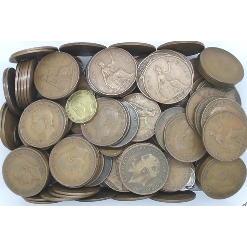 3112 - Collection of pennies; Queen Victoria and later. P&P Group 1 (£14+VAT for the first lot and £1+VAT f... 