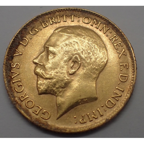 3135 - 1913 half sovereign of George V. P&P Group 1 (£14+VAT for the first lot and £1+VAT for subsequent lo... 