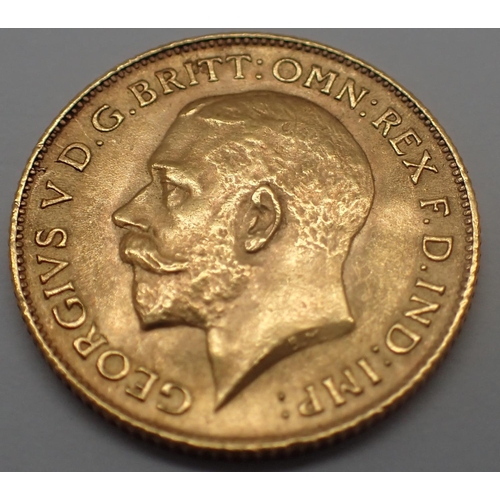 3137 - 1912 half sovereign of George V. P&P Group 1 (£14+VAT for the first lot and £1+VAT for subsequent lo... 