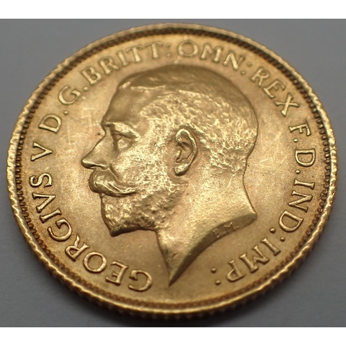 3138 - 1915 half sovereign of George V, Sydney Mint. P&P Group 1 (£14+VAT for the first lot and £1+VAT for ... 