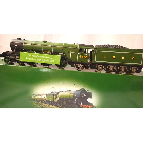 2188 - Corgi 1/50 scale CC99902 Flying Scotsman and tender static model. P&P Group 1 (£14+VAT for the first... 