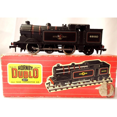 2195 - Hornby Dublo 2217 0.6.2 tank loco, Black Late Crest 69550. Very good condition, some marks/paint tou... 