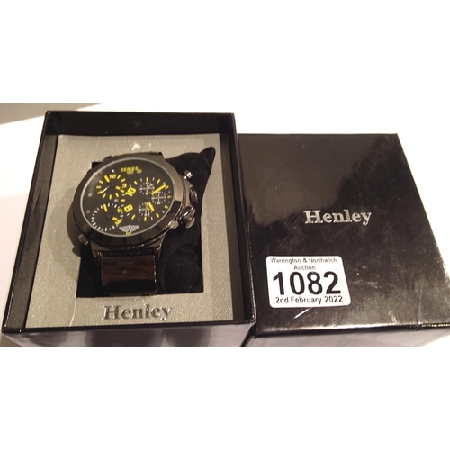 1082 - Gents multi dial wristwatch with black face, yellow hands etc. Working at lotting. P&P Group 1 (£14+... 