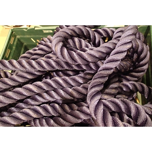 1672 - Approximately twenty metres of coloured mooring rope, W: 30mm. Not available for in-house P&P, conta... 