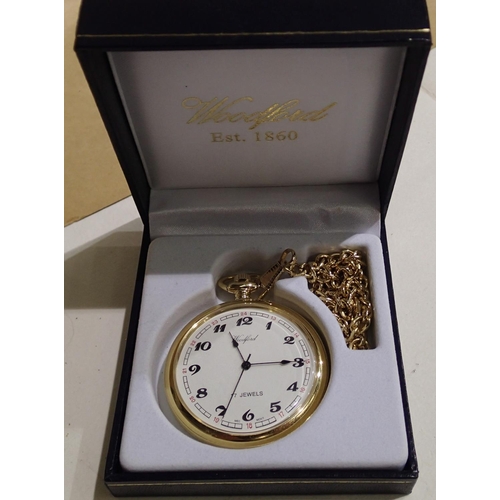 1080 - Woodford; 17 jewel mechanical open face pocket watch and chain, working at lotitng. P&P Group 1 (£14... 