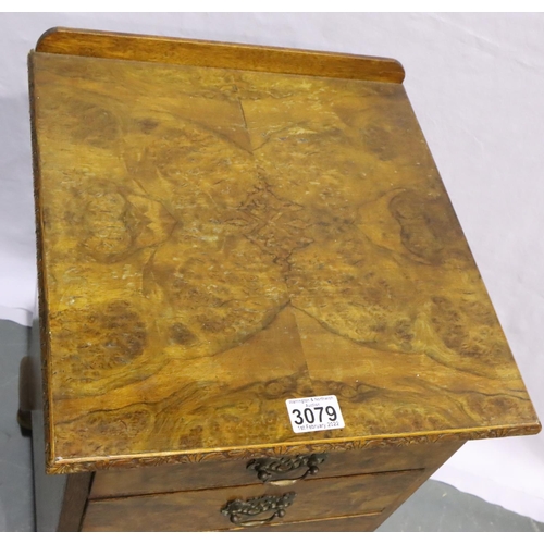 3079 - Early 20th century burr walnut chest of four drawers of small proportions and raised on cabriole sup... 