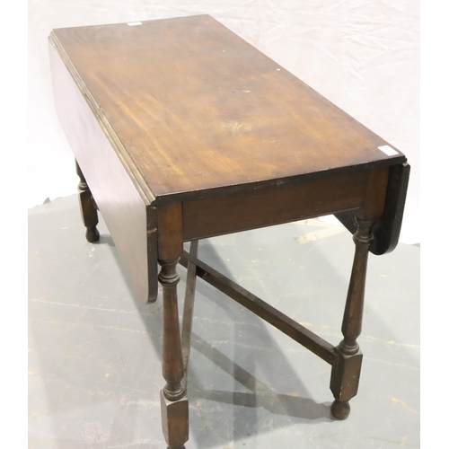 3099 - Early 19th century mahogany Pembroke table, with cross frame under stretchers, 95 x 107 x 70 cm when... 