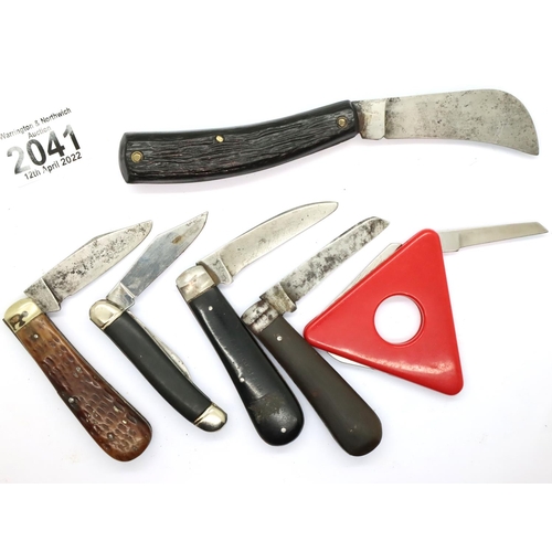 2041 - Six folding knives including a triangular example. P&P Group 1 (£14+VAT for the first lot and £1+VAT... 