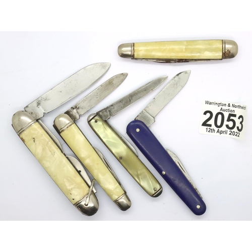 2053 - Five Blackpool souvenir folding knives. P&P Group 1 (£14+VAT for the first lot and £1+VAT for subseq... 