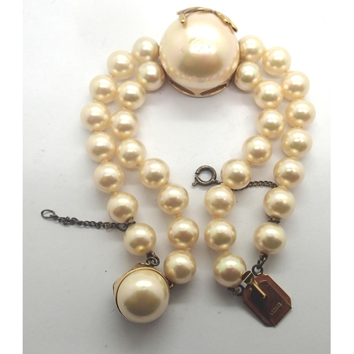 109 - Cased Majorica pearl bracelet set in gold plated silver, L: 19 cm. P&P Group 1 (£14+VAT for the firs... 