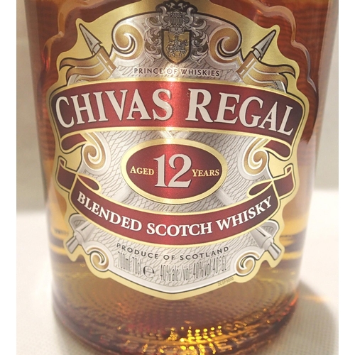 122 - Bottle of Chivas Royal 12 year old scotch whisky. P&P Group 2 (£18+VAT for the first lot and £3+VAT ... 