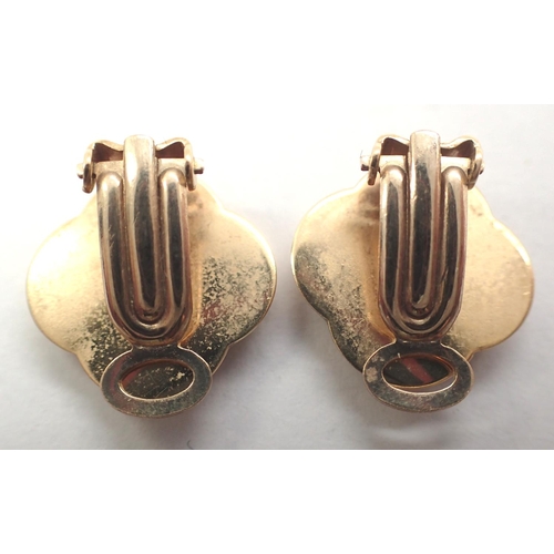 32 - 9ct gold clip on knot earrings, D: 15 mm, 2.5g. P&P Group 1 (£14+VAT for the first lot and £1+VAT fo... 