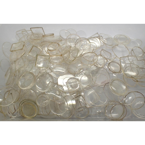 86b - Quantity of ladies wristwatch glasses. P&P Group 1 (£14+VAT for the first lot and £1+VAT for subsequ... 