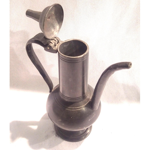 382 - Vintage pewter jug with touch marks, H: 19 cm. P&P Group 2 (£18+VAT for the first lot and £3+VAT for... 