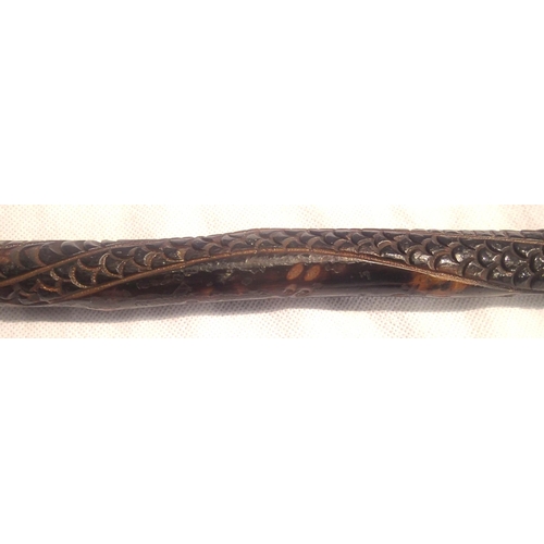 390 - Oriental wooden antique walking stick, L: 87 cm. P&P Group 3 (£25+VAT for the first lot and £5+VAT f... 