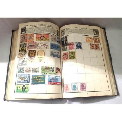 427 - Album of world stamps. P&P Group 1 (£14+VAT for the first lot and £1+VAT for subsequent lots)