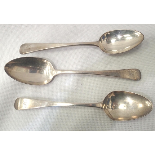 118 - Three hallmarked silver Georgian dessert spoons, 192g. P&P Group 1 (£14+VAT for the first lot and £1... 