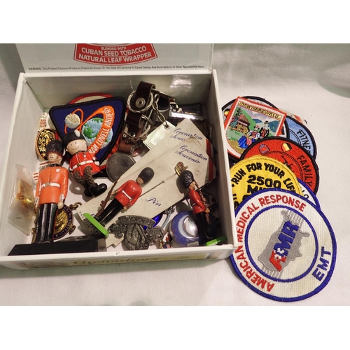 1097 - Quantity of  cloth badges, keyrings, pins etc. P&P Group 1 (£14+VAT for the first lot and £1+VAT for... 