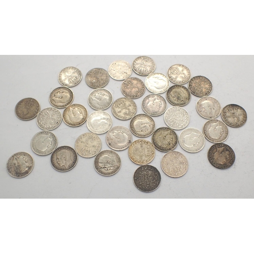 3025 - Thirty silver sixpences of George V, dates 1914-1920, mixed grades. P&P Group 1 (£14+VAT for the fir... 