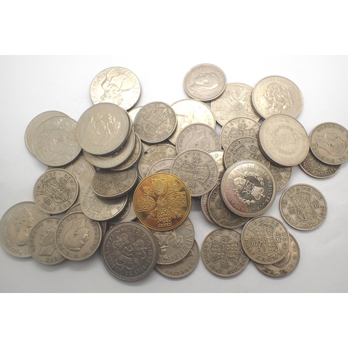 3072 - Collection of pre-decimal crowns and half crowns, George VI and Queen Elizabeth II. P&P Group 1 (£14... 