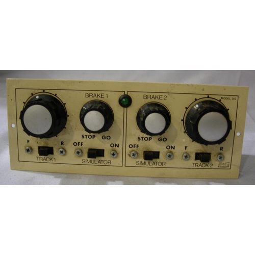 2071 - Gaugemaster model DS panel mount, two track controller, with brake simulation, in good used conditio... 