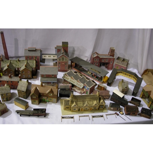 2074 - Selection of OO scale buildings, some with lights, mostly card, factory, houses, goods, shed, engine... 