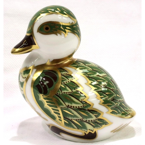 142 - Boxed Royal Crown Derby Collectors Club Duckling with gold stopper, H: 70 mm. No cracks, chips or vi... 