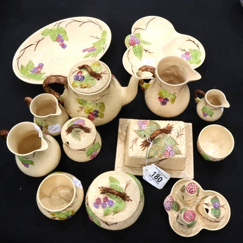 180 - Fifteen pieces of Wade Bramble pattern ceramics to include cheese dish jugs, tea pot etc. P&P Group ... 